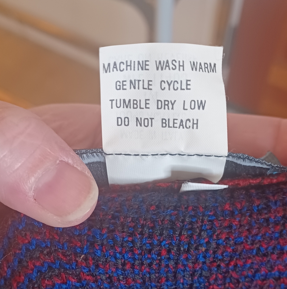 Retro Sweater - Picture 5 of 5